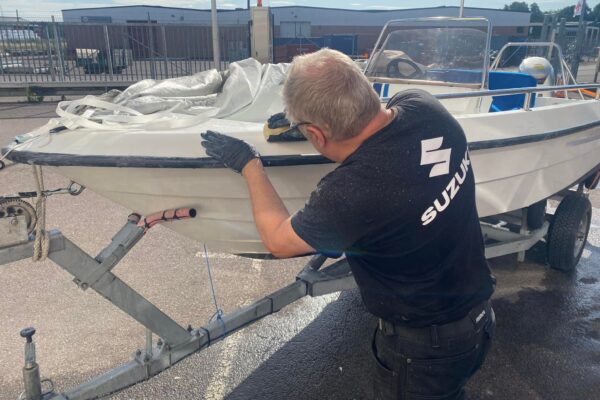 plastreparationer på båtar